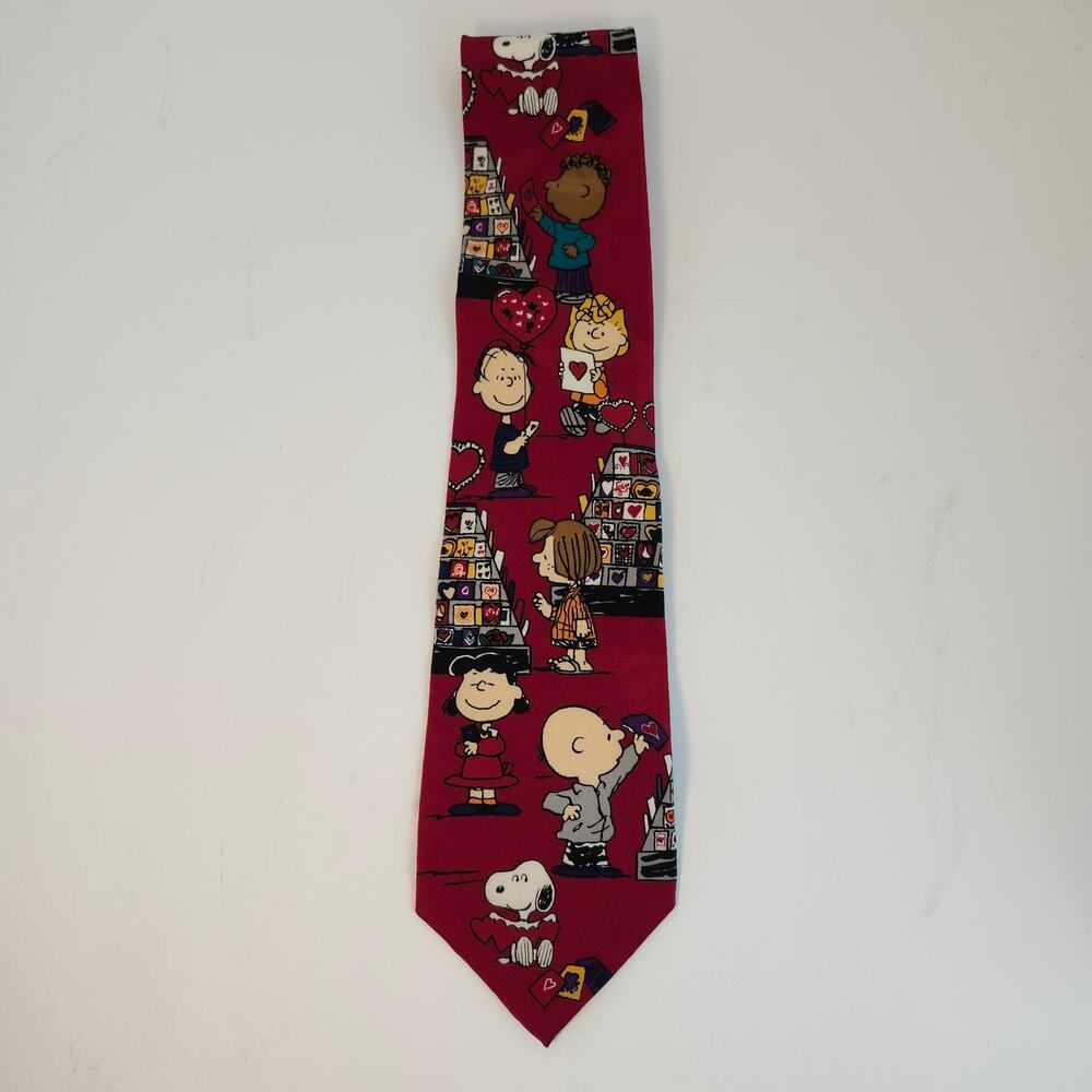 Peanuts Be My Valentine Silk Necktie Red Hearts Charlie Brown Lucy Novelty